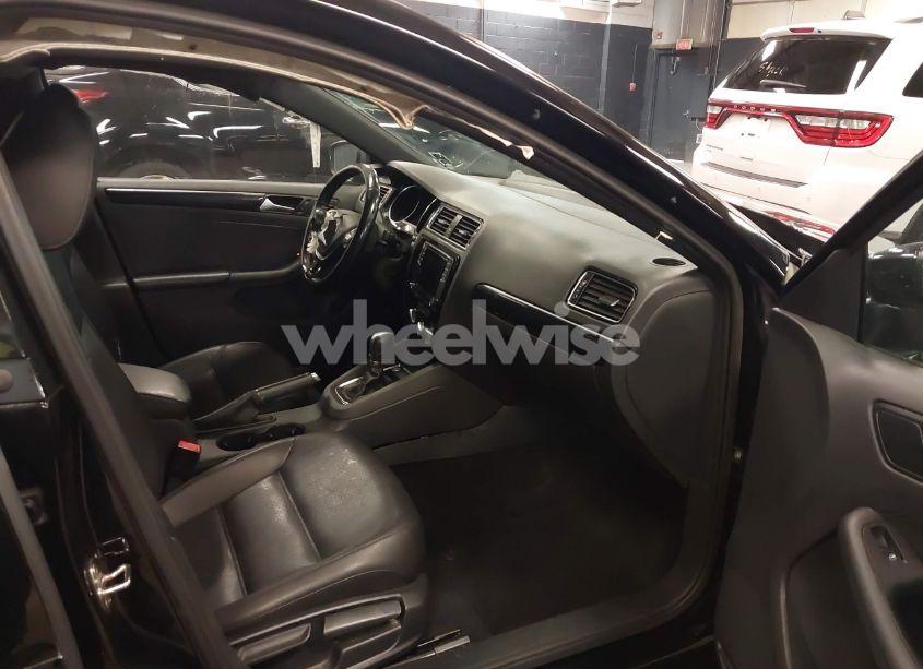 Photo 5 of 2018 Volkswagen Jetta 1.8T SE SPORT (VIN 3VWD17AJ7JM222559)