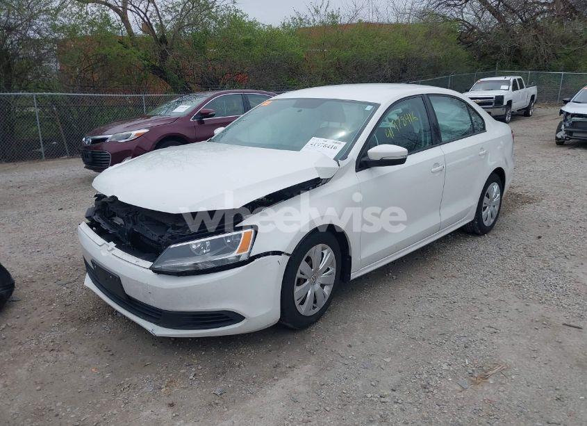 Photo 2 of 2014 Volkswagen Jetta 1.8T SE (VIN 3VWD17AJ8EM211169)