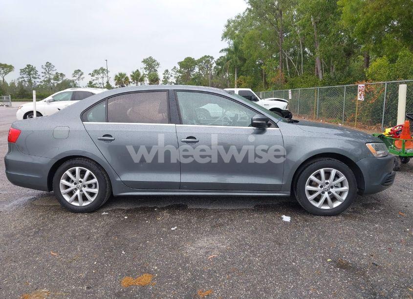 Photo 14 of 2014 Volkswagen Jetta 1.8T SE (VIN 3VWD17AJ8EM239148)