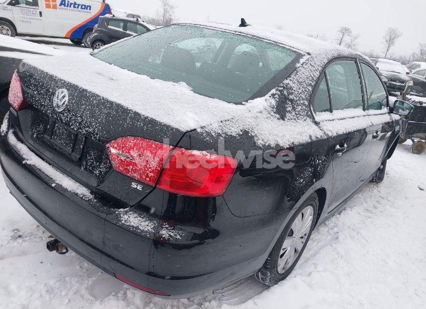 Photo 4 of 2014 Volkswagen Jetta 1.8T SE (VIN 3VWD17AJ8EM239201)
