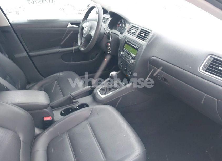 Photo 5 of 2014 Volkswagen Jetta 1.8T SE (VIN 3VWD17AJ8EM239201)