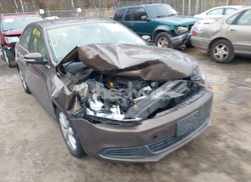 Photo 6 of 2014 Volkswagen Jetta 1.8T SE (VIN 3VWD17AJ8EM240302)