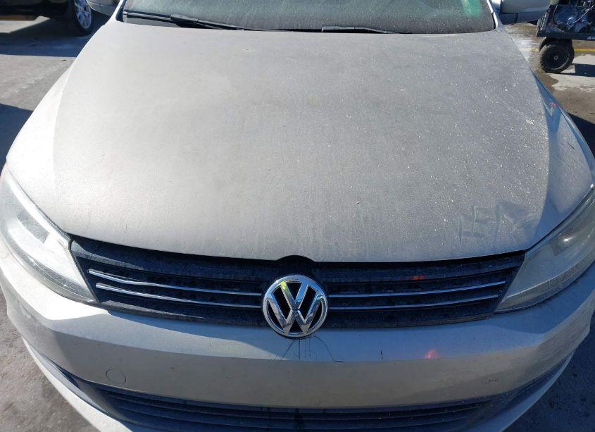 Photo 6 of 2014 Volkswagen Jetta 1.8T SE (VIN 3VWD17AJ8EM250957)