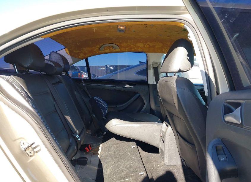 Photo 8 of 2014 Volkswagen Jetta 1.8T SE (VIN 3VWD17AJ8EM250957)