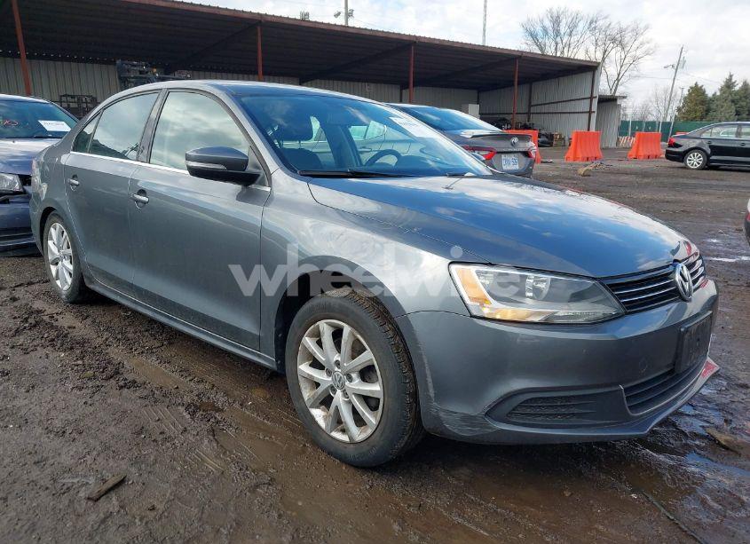 2014 Volkswagen Jetta 1.8T SE (VIN 3VWD17AJ8EM270903) main photo
