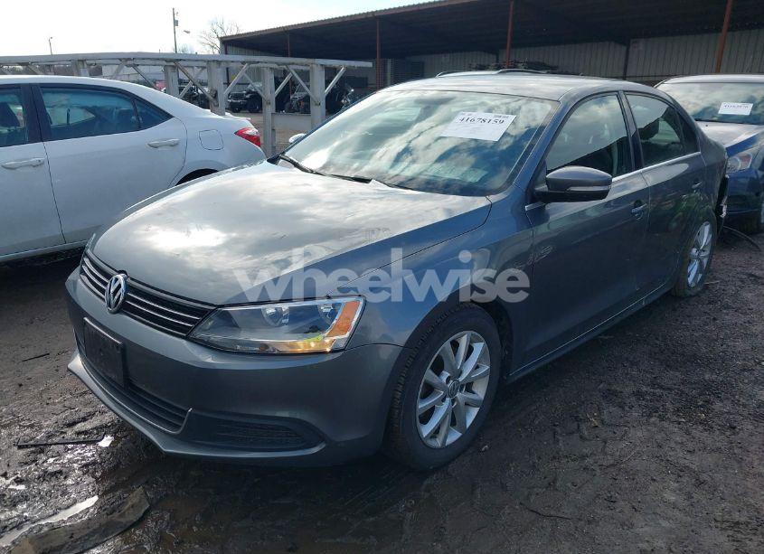 Photo 2 of 2014 Volkswagen Jetta 1.8T SE (VIN 3VWD17AJ8EM270903)
