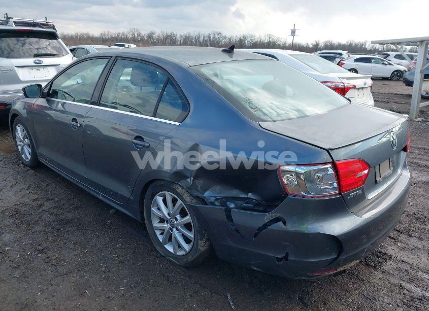 Photo 3 of 2014 Volkswagen Jetta 1.8T SE (VIN 3VWD17AJ8EM270903)