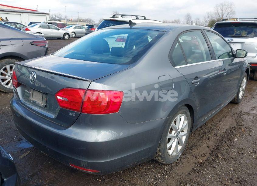 Photo 4 of 2014 Volkswagen Jetta 1.8T SE (VIN 3VWD17AJ8EM270903)