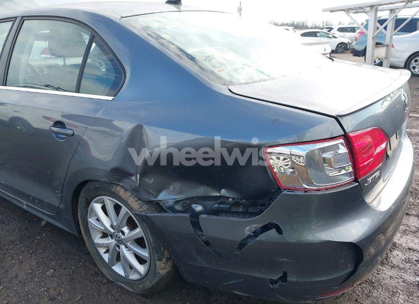 Photo 6 of 2014 Volkswagen Jetta 1.8T SE (VIN 3VWD17AJ8EM270903)