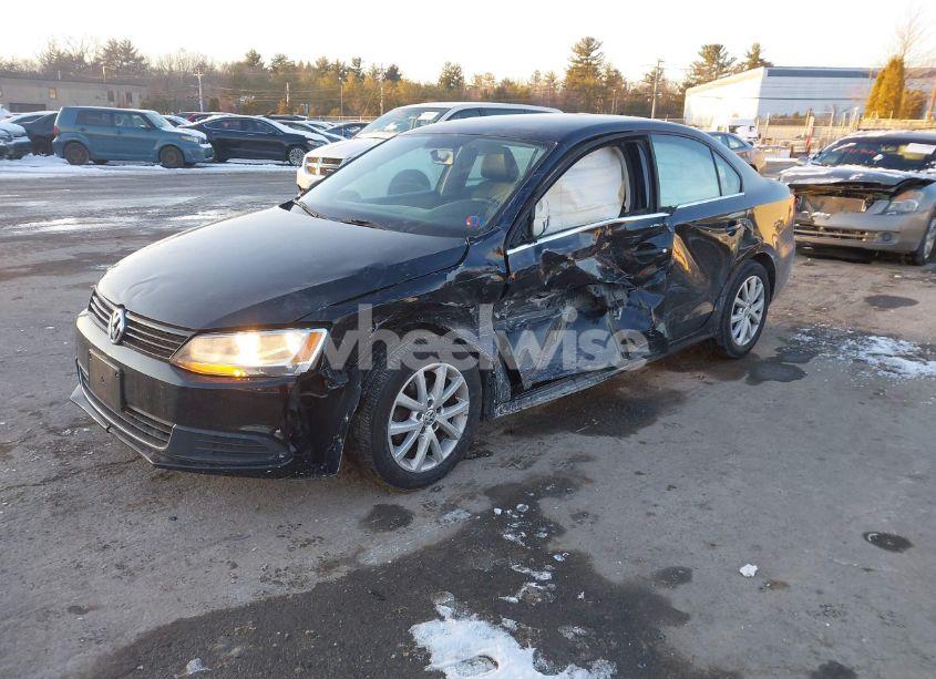 Photo 2 of 2014 Volkswagen Jetta 1.8T SE (VIN 3VWD17AJ8EM293890)