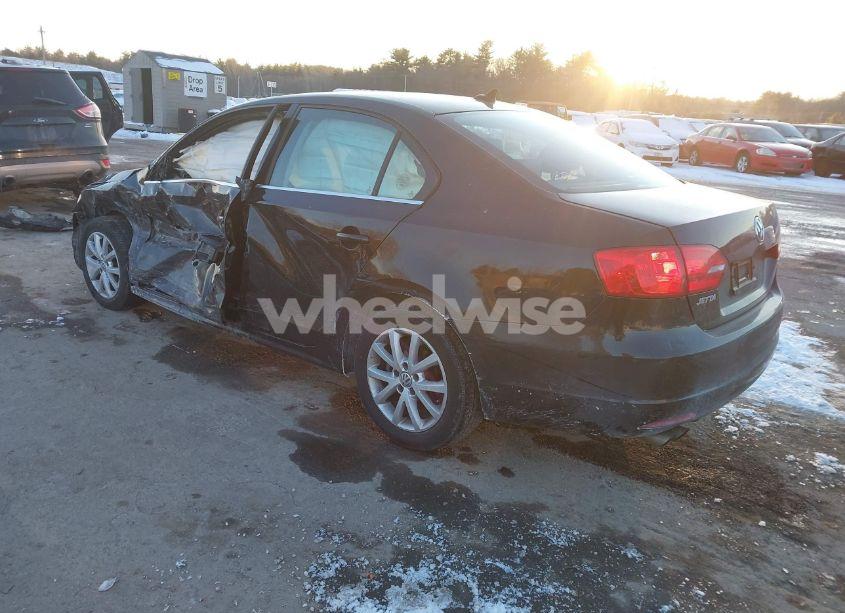 Photo 3 of 2014 Volkswagen Jetta 1.8T SE (VIN 3VWD17AJ8EM293890)