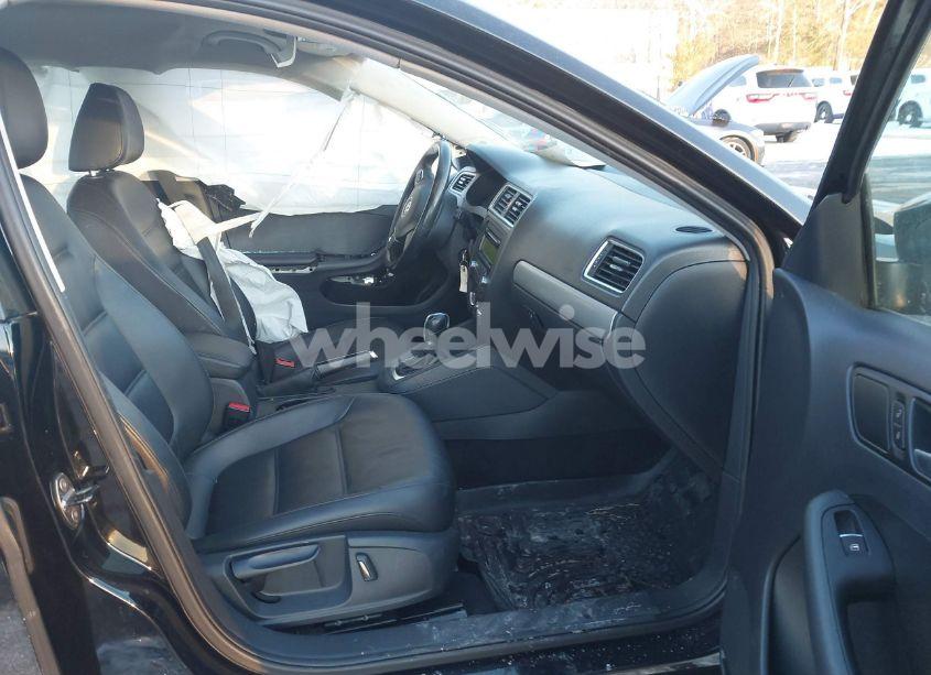 Photo 5 of 2014 Volkswagen Jetta 1.8T SE (VIN 3VWD17AJ8EM293890)