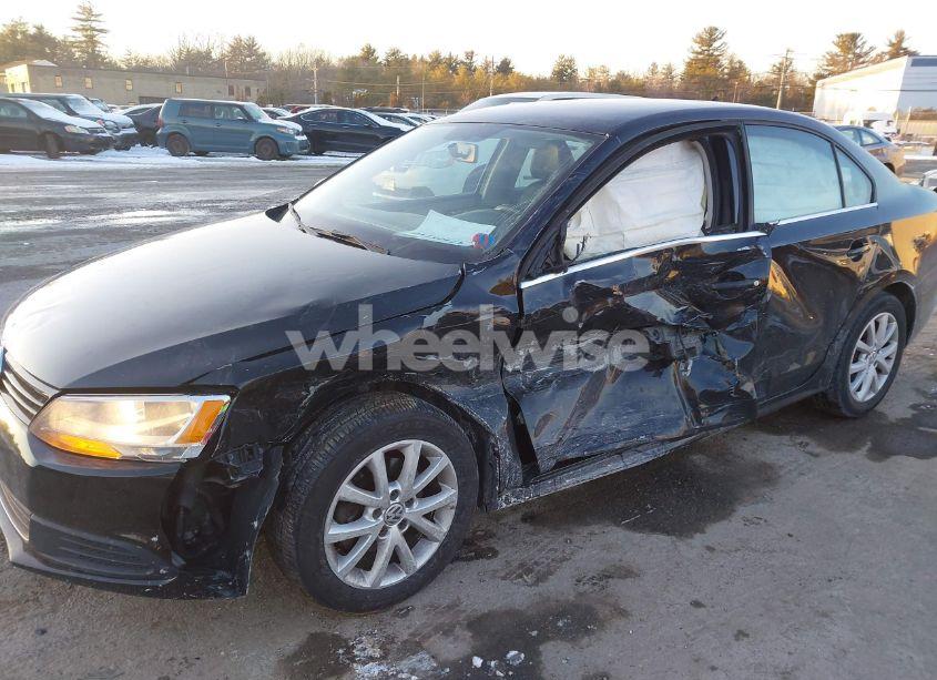 Photo 6 of 2014 Volkswagen Jetta 1.8T SE (VIN 3VWD17AJ8EM293890)