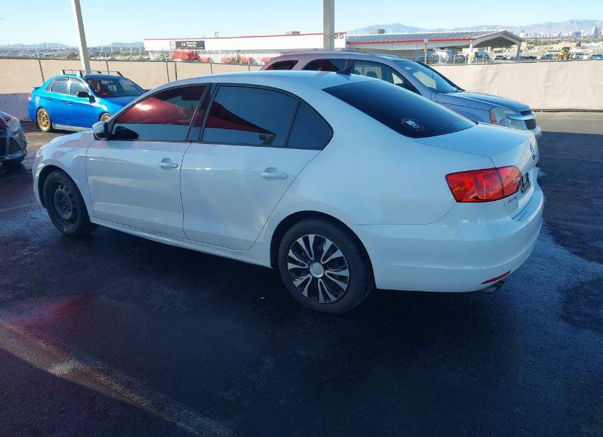 Photo 3 of 2014 Volkswagen Jetta 1.8T SE (VIN 3VWD17AJ8EM300935)