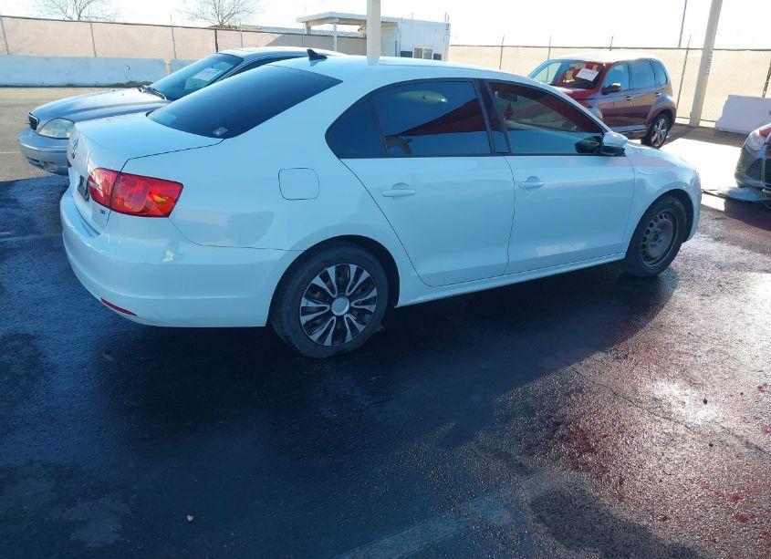 Photo 4 of 2014 Volkswagen Jetta 1.8T SE (VIN 3VWD17AJ8EM300935)