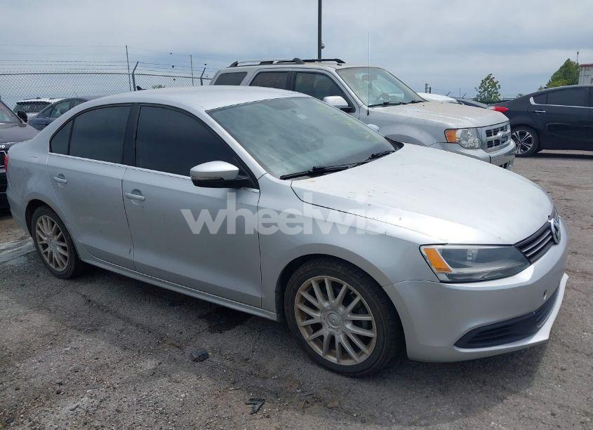 2014 Volkswagen Jetta 1.8T SE (VIN 3VWD17AJ8EM314253) main photo