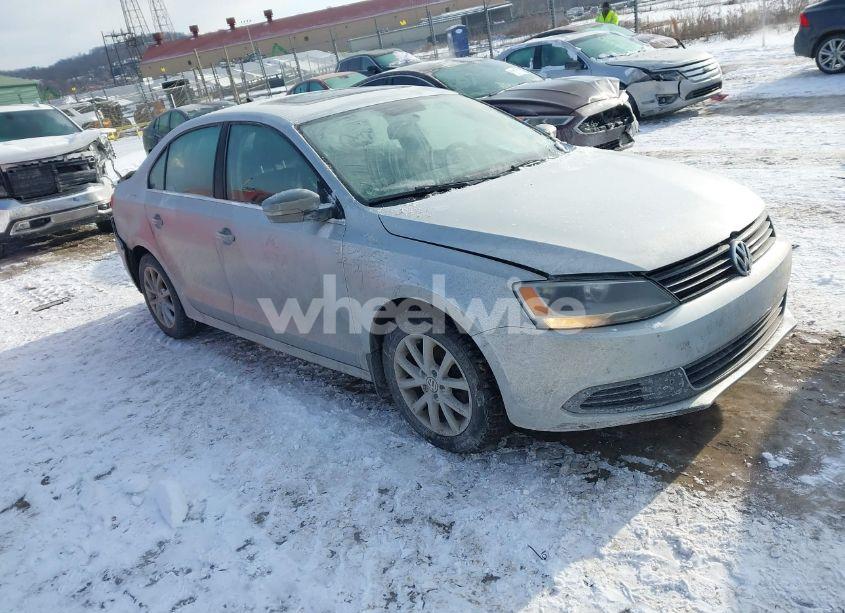 2014 Volkswagen Jetta 1.8T SE (VIN 3VWD17AJ8EM315113) main photo