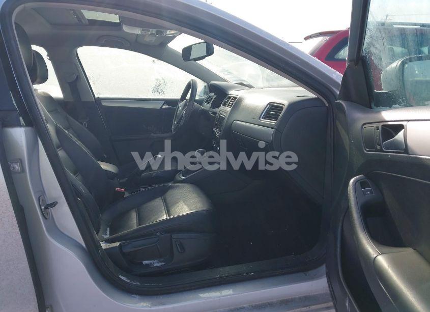 Photo 5 of 2014 Volkswagen Jetta 1.8T SE (VIN 3VWD17AJ8EM315113)