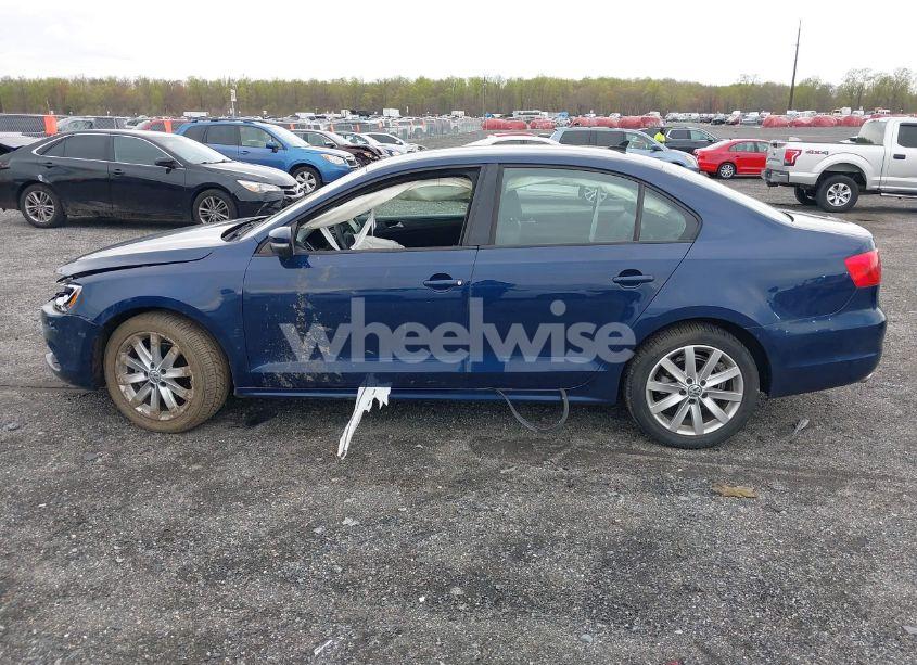 Photo 14 of 2014 Volkswagen Jetta 1.8T SE (VIN 3VWD17AJ8EM326015)