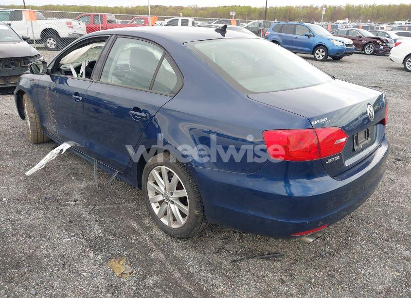 Photo 3 of 2014 Volkswagen Jetta 1.8T SE (VIN 3VWD17AJ8EM326015)