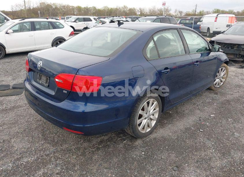 Photo 4 of 2014 Volkswagen Jetta 1.8T SE (VIN 3VWD17AJ8EM326015)