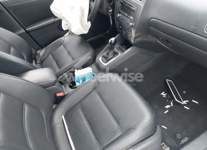 Photo 5 of 2014 Volkswagen Jetta 1.8T SE (VIN 3VWD17AJ8EM326015)