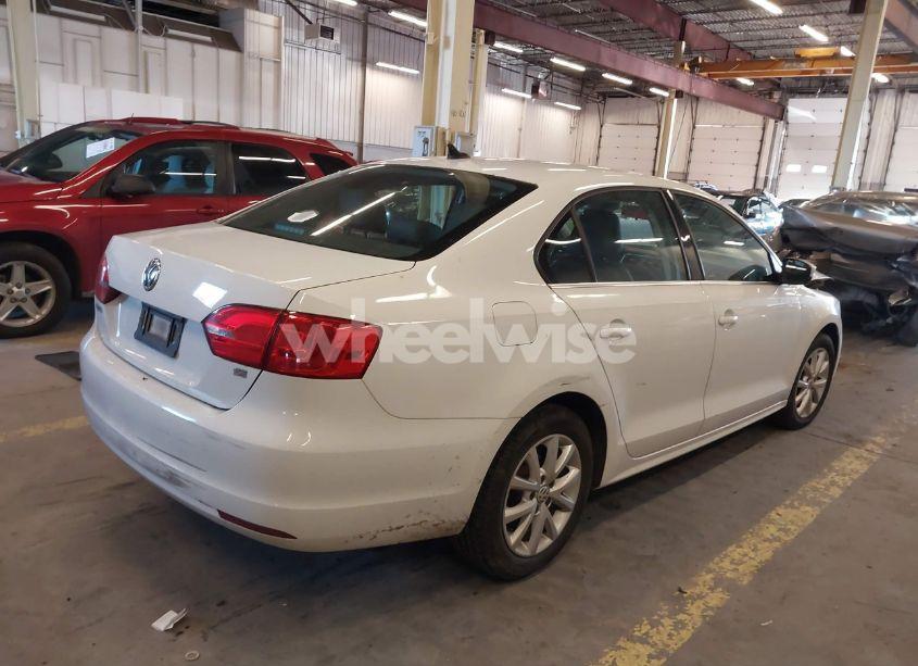Photo 4 of 2014 Volkswagen Jetta 1.8T SE (VIN 3VWD17AJ8EM336253)