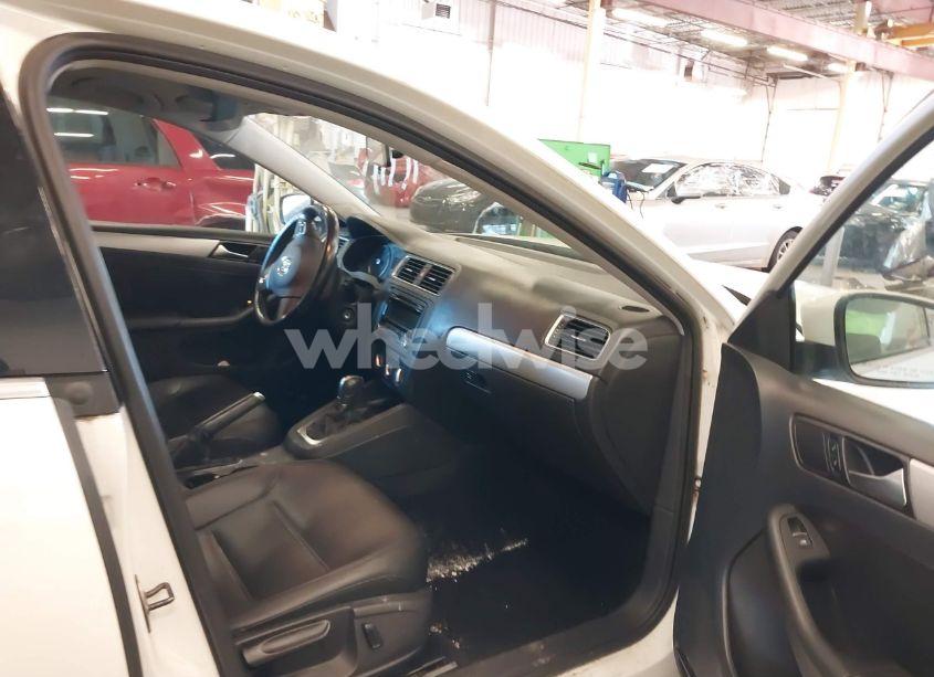 Photo 5 of 2014 Volkswagen Jetta 1.8T SE (VIN 3VWD17AJ8EM336253)