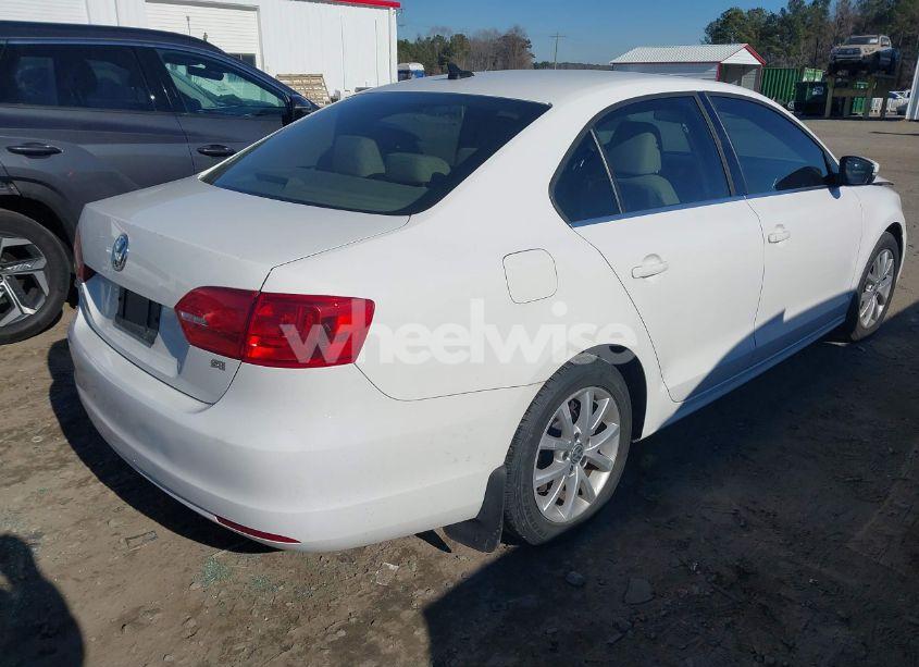 Photo 4 of 2014 Volkswagen Jetta 1.8T SE (VIN 3VWD17AJ8EM361895)