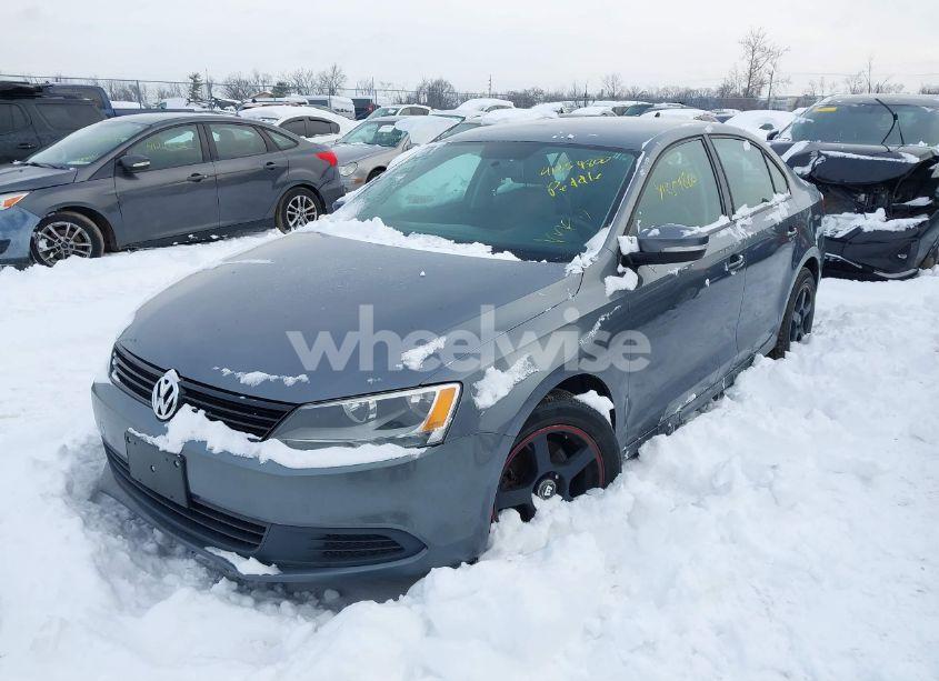 Photo 2 of 2014 Volkswagen Jetta 1.8T SE (VIN 3VWD17AJ8EM362173)