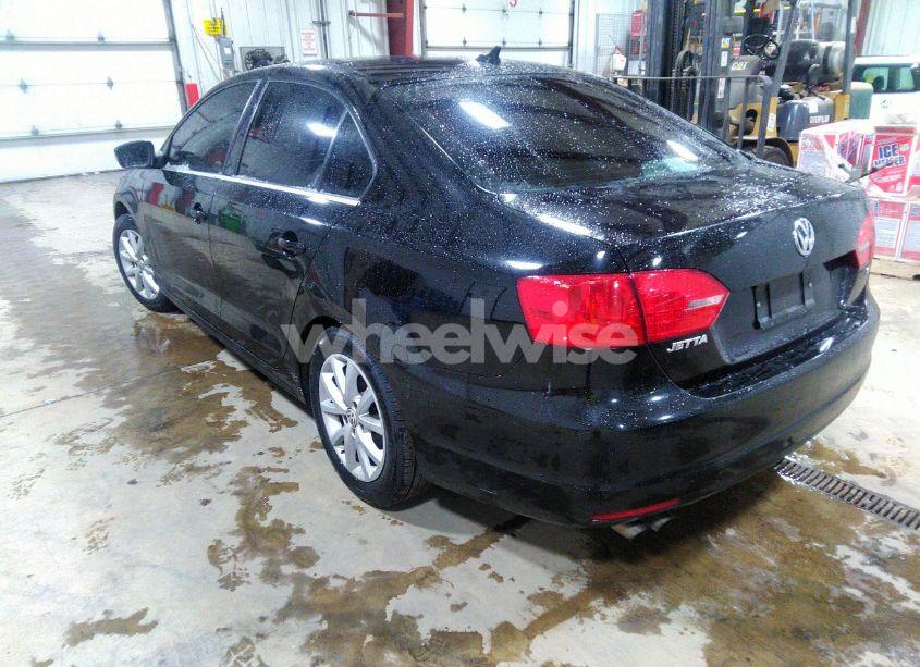 Photo 3 of 2014 Volkswagen Jetta 1.8T SE (VIN 3VWD17AJ8EM399644)