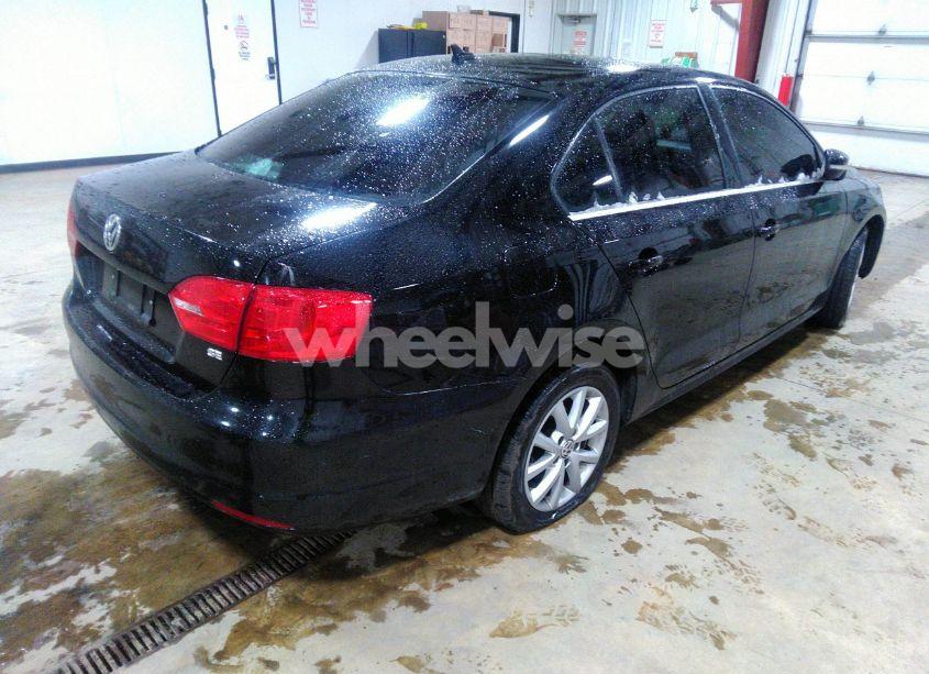 Photo 4 of 2014 Volkswagen Jetta 1.8T SE (VIN 3VWD17AJ8EM399644)