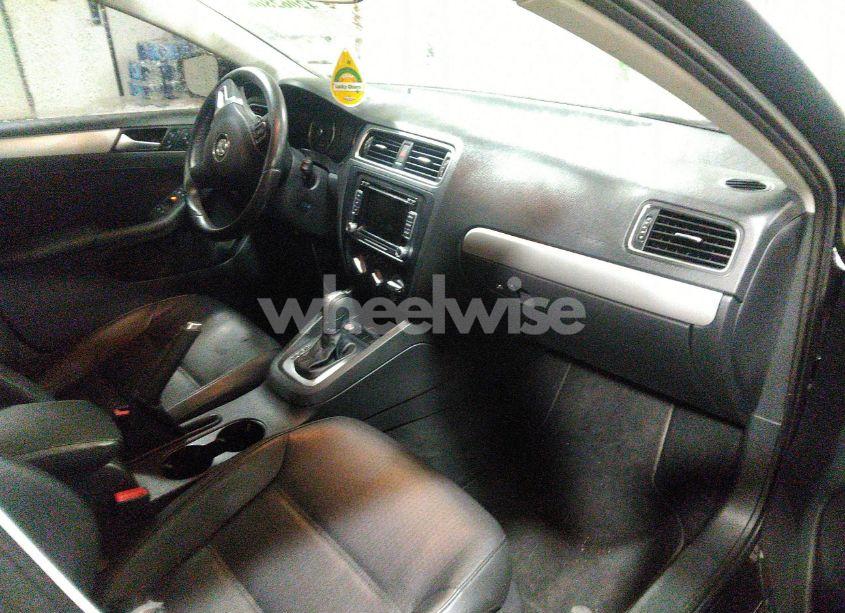 Photo 5 of 2014 Volkswagen Jetta 1.8T SE (VIN 3VWD17AJ8EM399644)