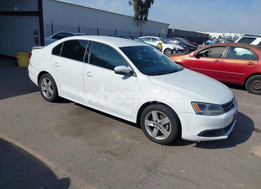 2014 Volkswagen Jetta 1.8T SE (VIN 3VWD17AJ8EM420587) main photo