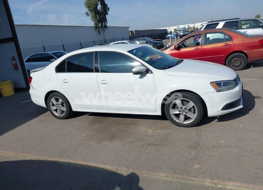 Photo 13 of 2014 Volkswagen Jetta 1.8T SE (VIN 3VWD17AJ8EM420587)