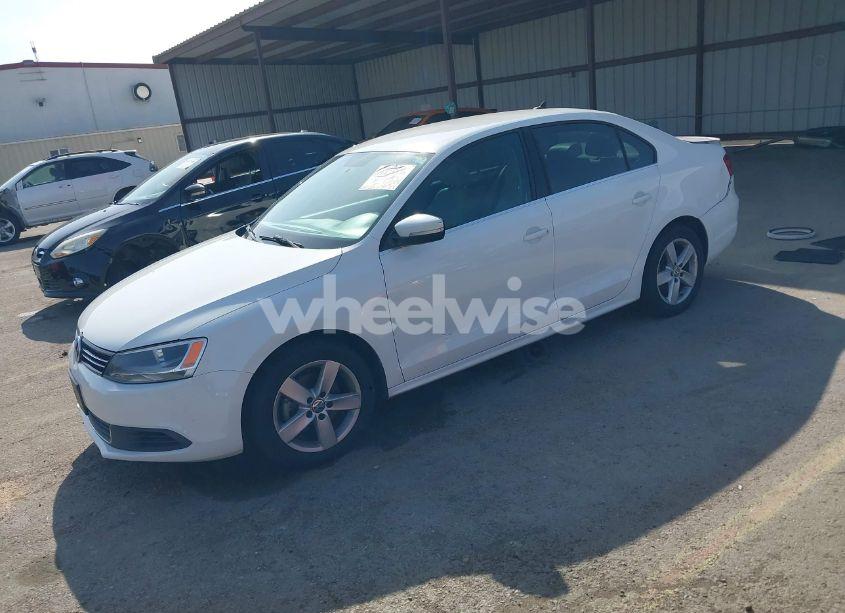 Photo 2 of 2014 Volkswagen Jetta 1.8T SE (VIN 3VWD17AJ8EM420587)