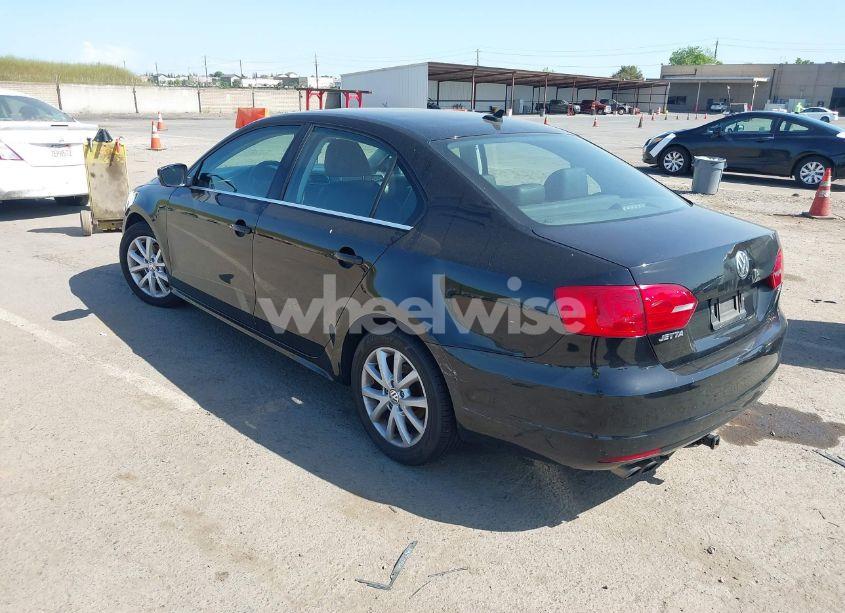 Photo 3 of 2014 Volkswagen Jetta 1.8T SE (VIN 3VWD17AJ8EM434456)