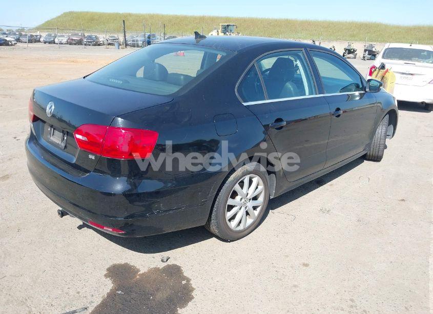 Photo 4 of 2014 Volkswagen Jetta 1.8T SE (VIN 3VWD17AJ8EM434456)