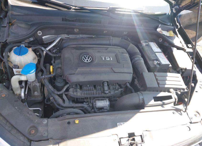 Photo 10 of 2015 Volkswagen Jetta 1.8T SE (VIN 3VWD17AJ8FM229723)