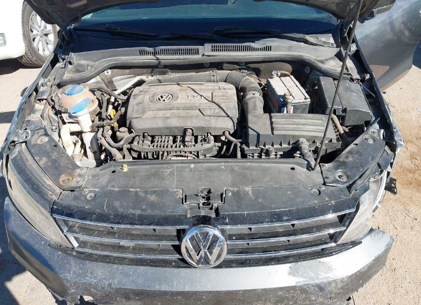 Photo 10 of 2015 Volkswagen Jetta 1.8T SE (VIN 3VWD17AJ8FM251172)