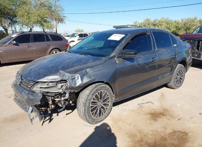 Photo 2 of 2015 Volkswagen Jetta 1.8T SE (VIN 3VWD17AJ8FM251172)