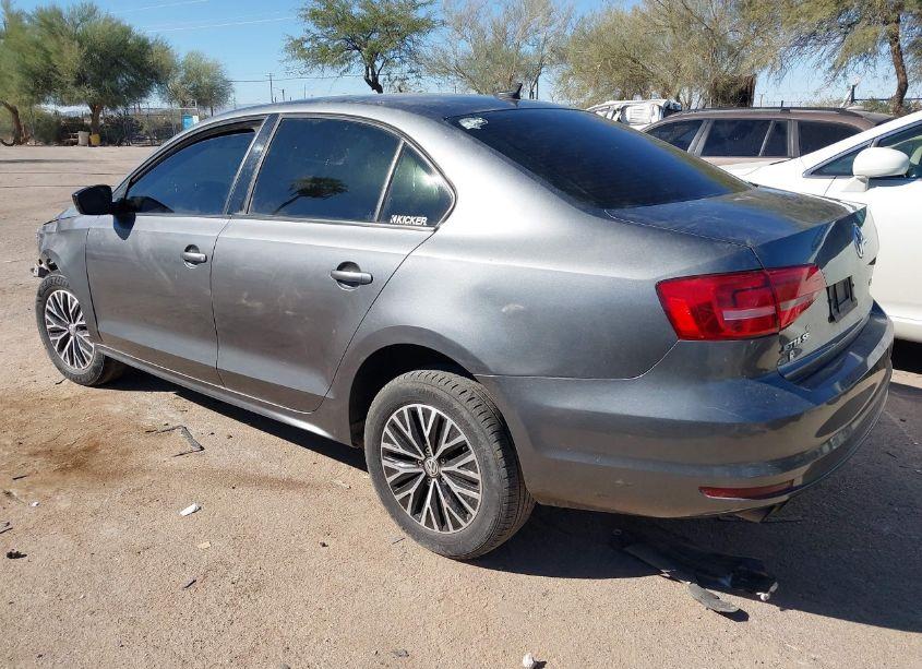 Photo 3 of 2015 Volkswagen Jetta 1.8T SE (VIN 3VWD17AJ8FM251172)