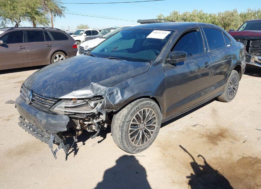 Photo 6 of 2015 Volkswagen Jetta 1.8T SE (VIN 3VWD17AJ8FM251172)