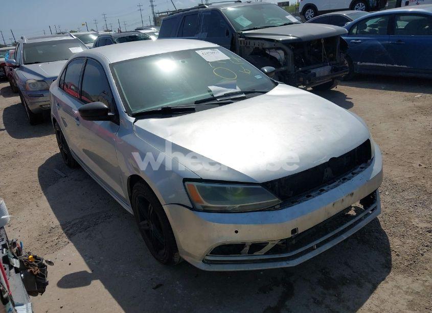 2015 Volkswagen Jetta 1.8T SE (VIN 3VWD17AJ8FM258414) main photo