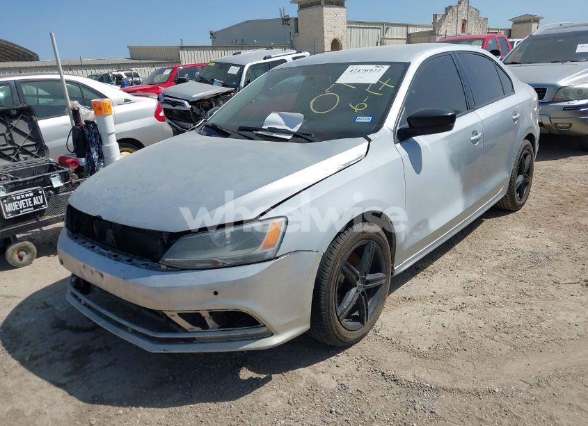 Photo 2 of 2015 Volkswagen Jetta 1.8T SE (VIN 3VWD17AJ8FM258414)