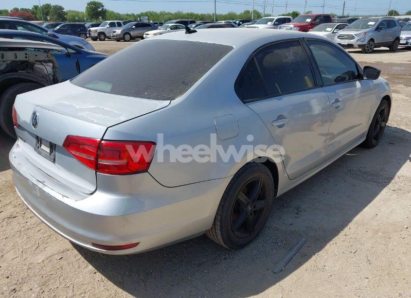 Photo 4 of 2015 Volkswagen Jetta 1.8T SE (VIN 3VWD17AJ8FM258414)