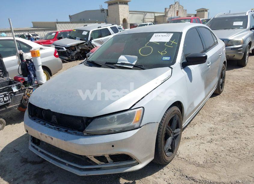 Photo 6 of 2015 Volkswagen Jetta 1.8T SE (VIN 3VWD17AJ8FM258414)