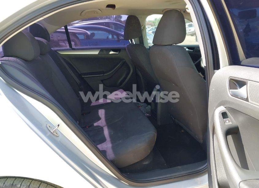 Photo 8 of 2015 Volkswagen Jetta 1.8T SE (VIN 3VWD17AJ8FM258414)