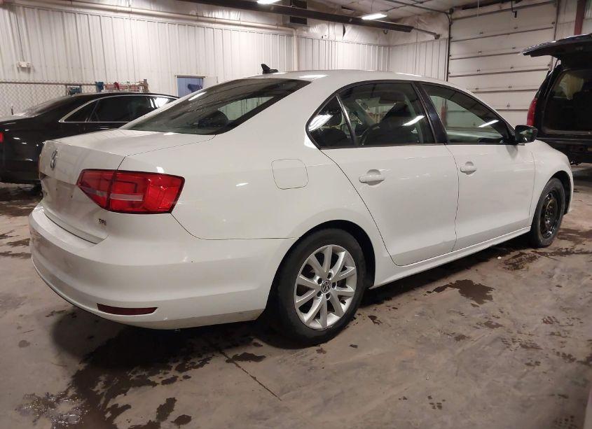 Photo 4 of 2015 Volkswagen Jetta 1.8T SE (VIN 3VWD17AJ8FM269719)