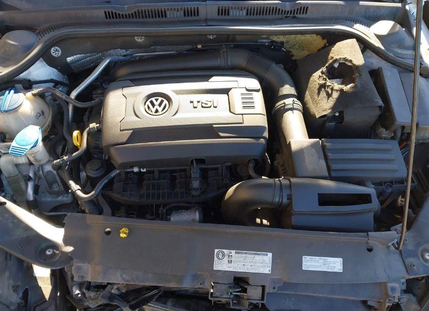 Photo 10 of 2015 Volkswagen Jetta 1.8T SE (VIN 3VWD17AJ8FM283443)